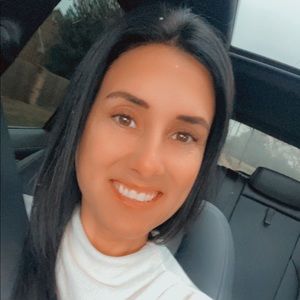 Meet your Posher, April